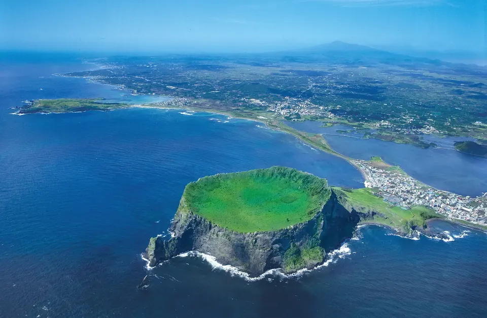 Jeju Airport to Aewol